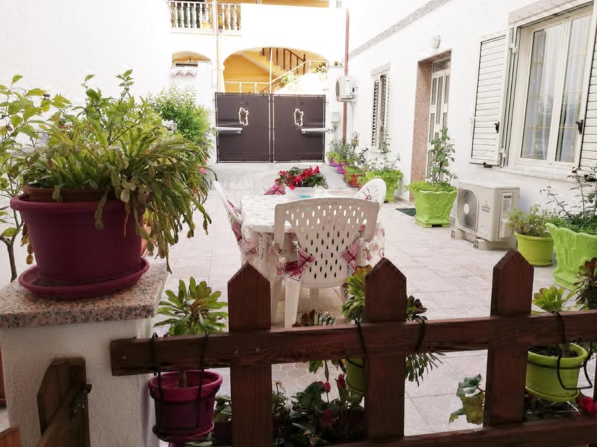 Appartamento Mary Oliena Εξωτερικό φωτογραφία
